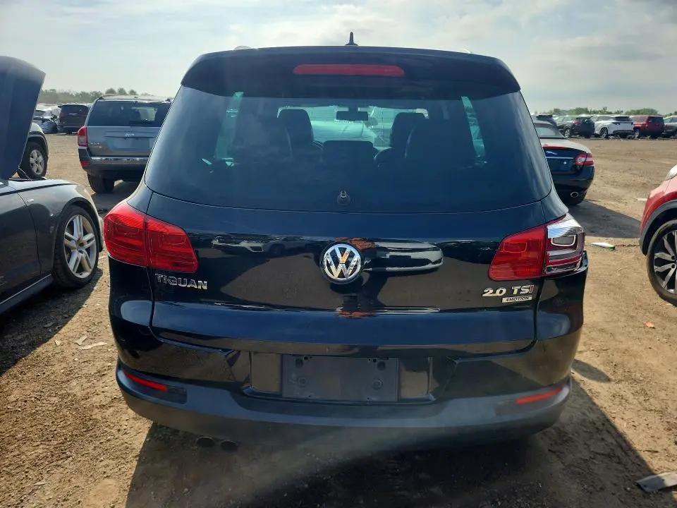 2014 VOLKSWAGEN TIGUAN S  