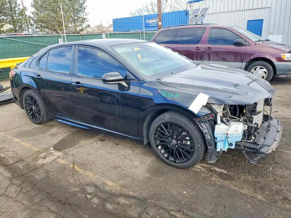 2020 TOYOTA CAMRY SE  