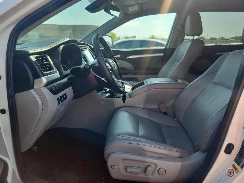 2019 TOYOTA HIGHLANDER XLE  