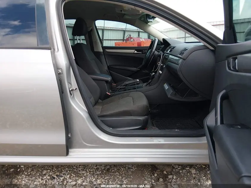 2012 VOLKSWAGEN PASSAT 2.5L S