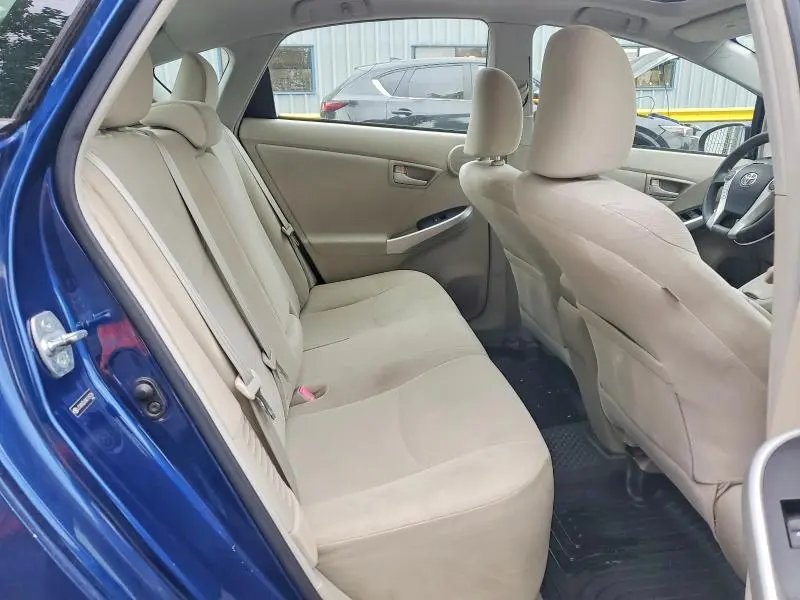 2010 TOYOTA PRIUS III  