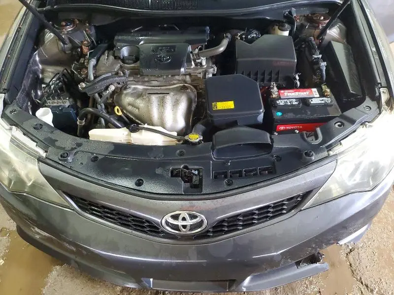 2014 TOYOTA CAMRY SE  