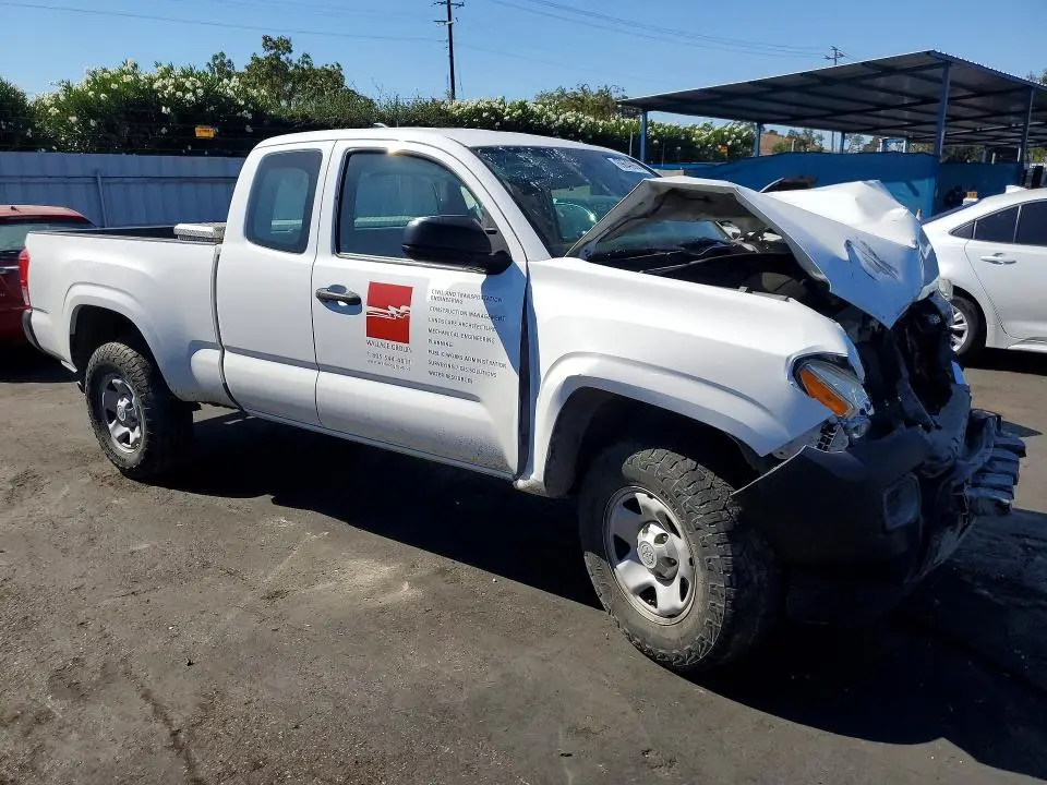 2017 TOYOTA TACOMA SR  