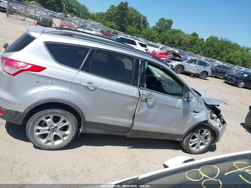 2015 FORD ESCAPE SE