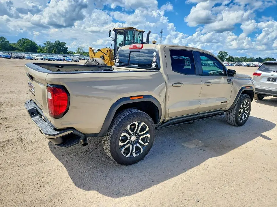 2024 GMC CANYON AT4  