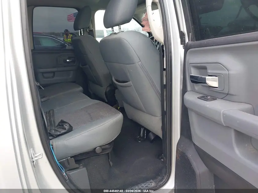 2017 RAM 1500 BIG HORN  4X2 6'4 BOX
