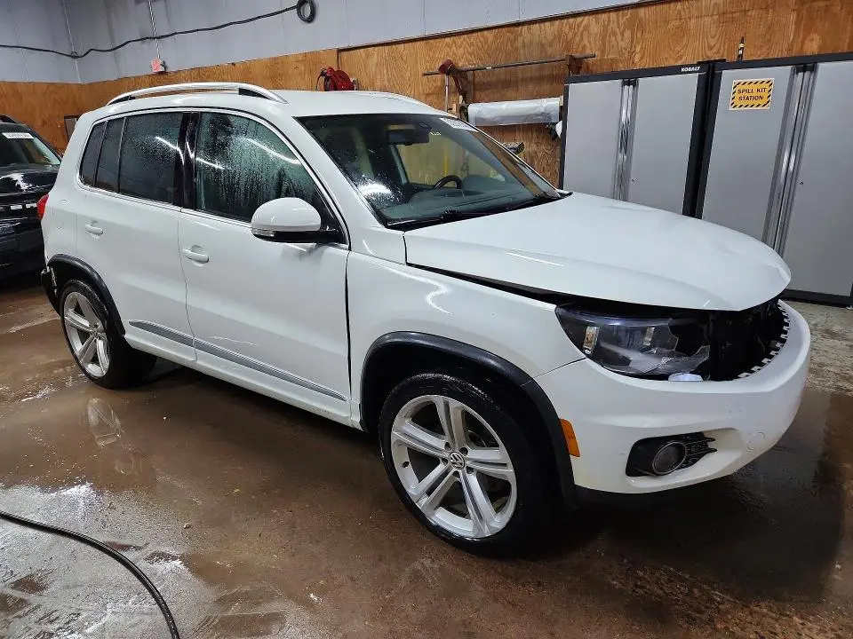 2016 VOLKSWAGEN TIGUAN S  