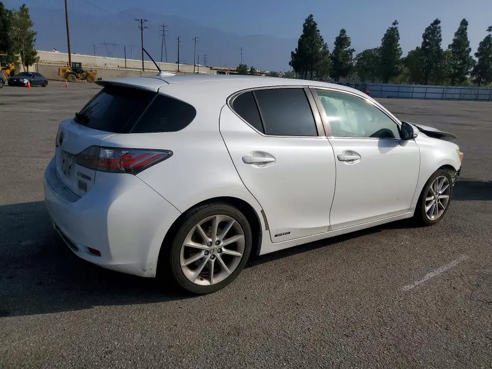 2011 LEXUS CT 200  