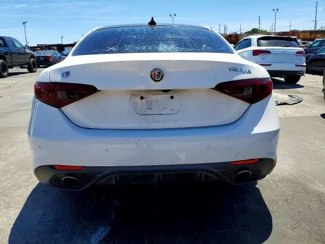 2017 ALFA ROMEO GIULIA TI  