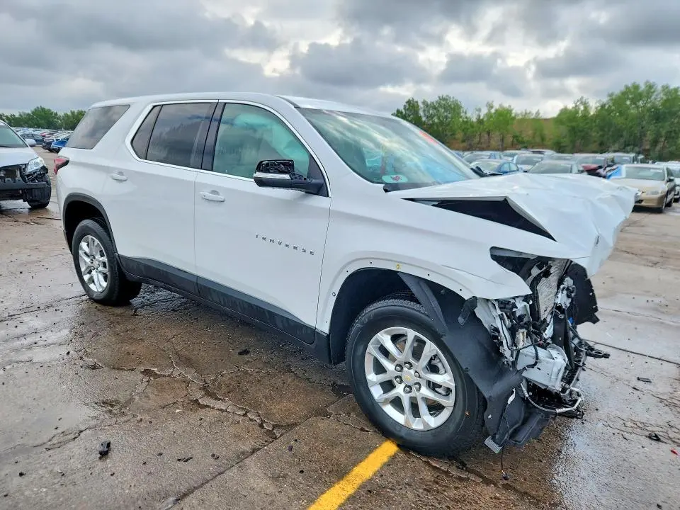 2023 CHEVROLET TRAVERSE LS  