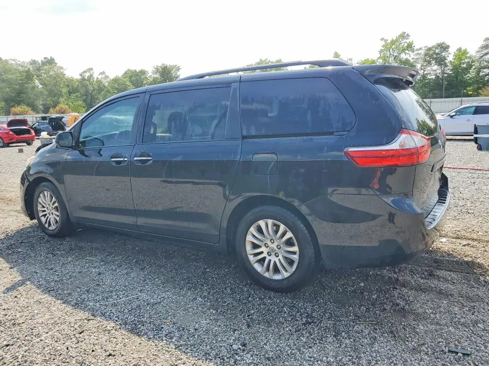 2015 TOYOTA SIENNA XLE 8-PASSENGER  