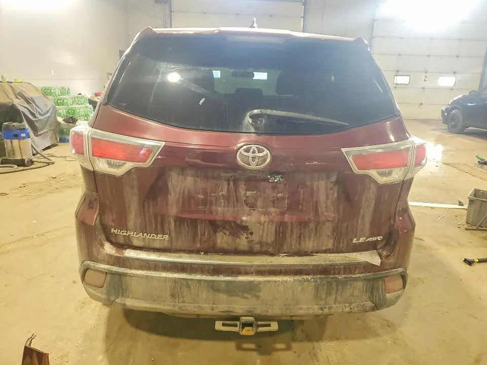 2016 TOYOTA HIGHLANDER LE  