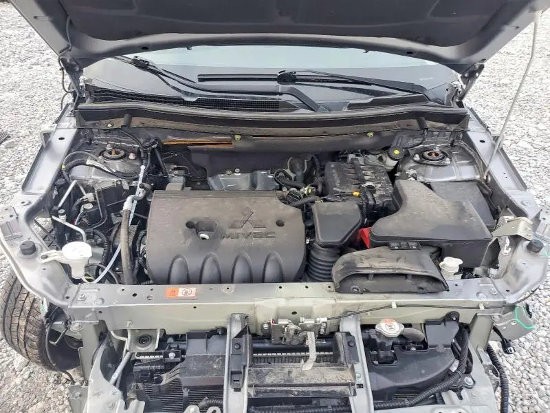 2019 MITSUBISHI OUTLANDER SE  