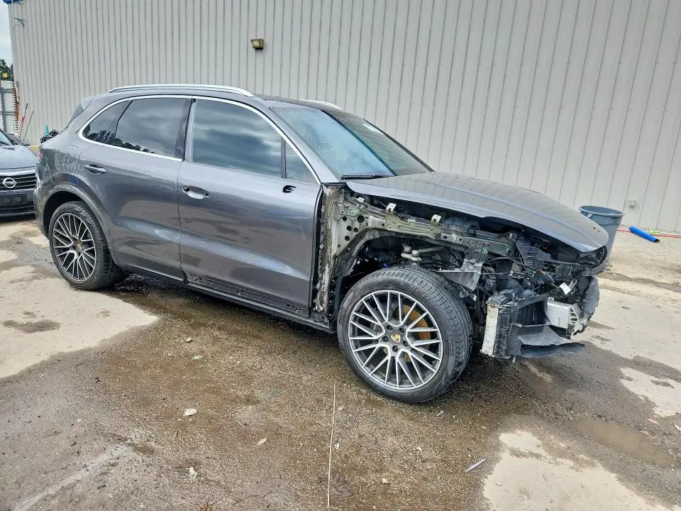 2019 PORSCHE CAYENNE   