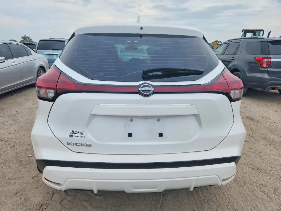 2024 NISSAN KICKS S  
