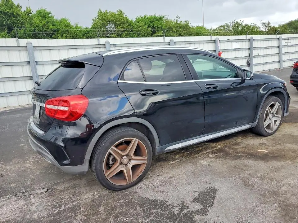 2015 MERCEDES-BENZ GLA 250  