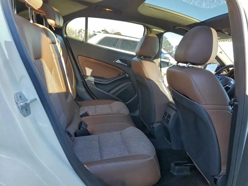 2015 MERCEDES-BENZ GLA 250 4MATIC  