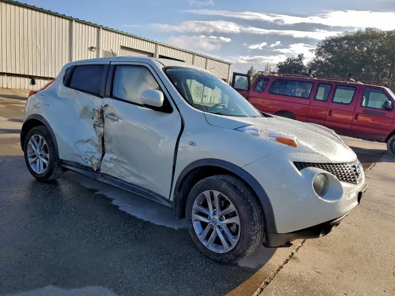 2011 NISSAN JUKE S  