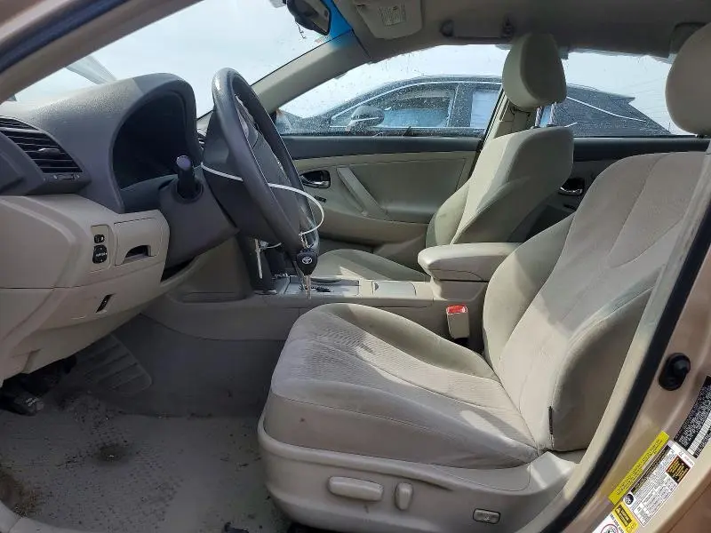 2010 TOYOTA CAMRY LE  