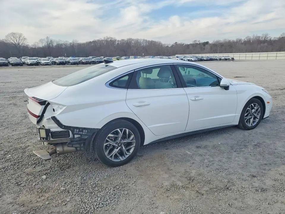 2022 HYUNDAI SONATA SEL  