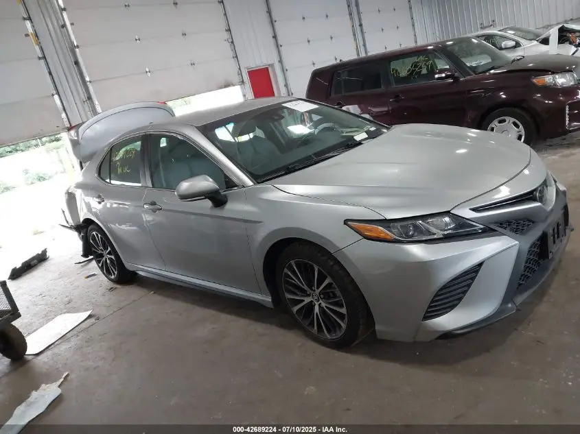 2018 TOYOTA CAMRY SE