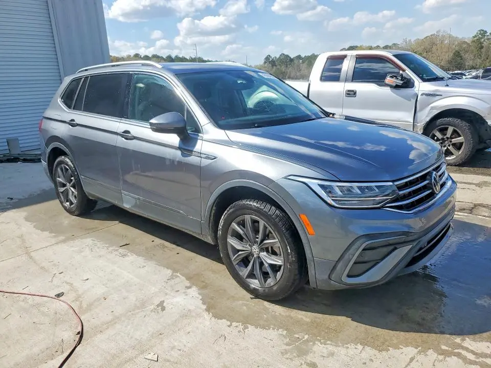 2022 VOLKSWAGEN TIGUAN SE  