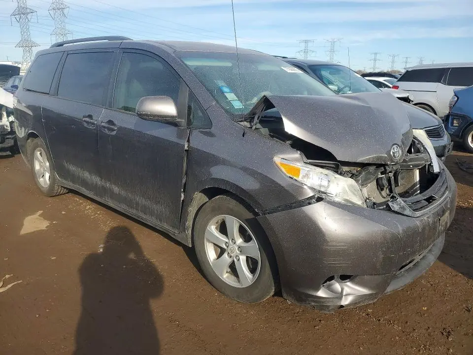 2012 TOYOTA SIENNA LE  