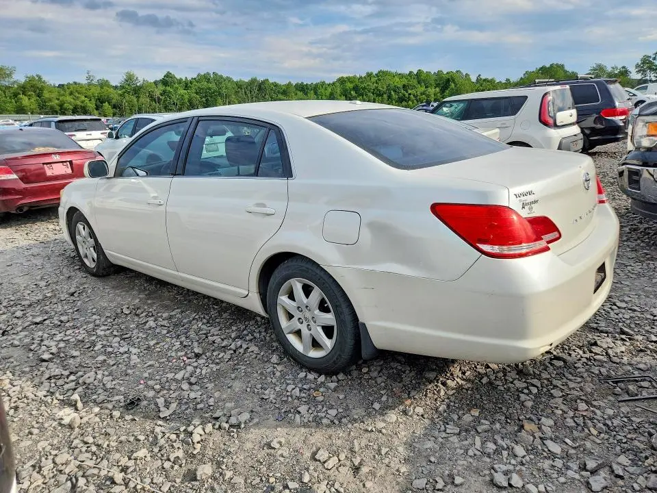 2010 TOYOTA AVALON XL  