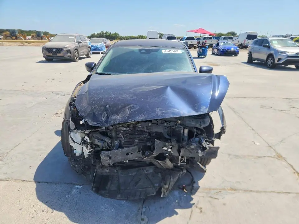 2018 MAZDA 3 TOURING  