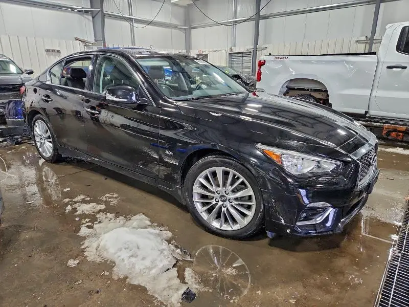 2018 INFINITI Q50 LUXE  