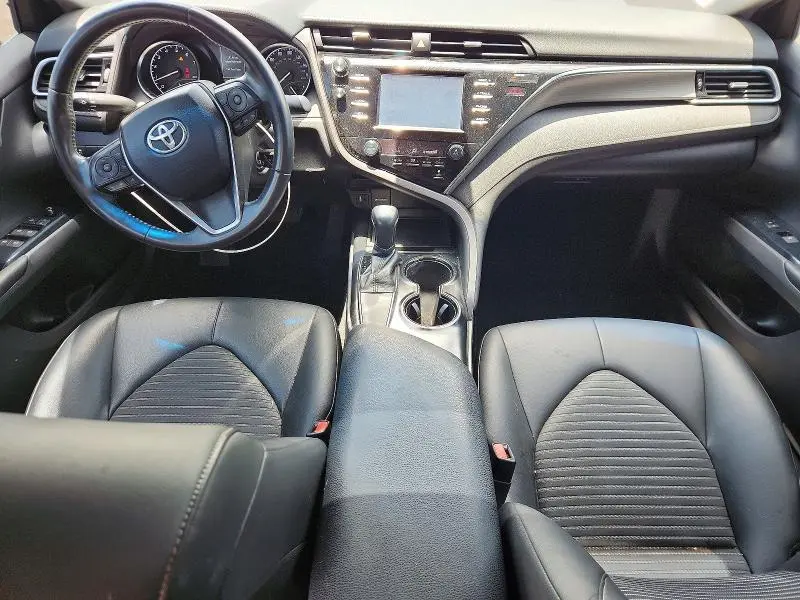2018 TOYOTA CAMRY SE  