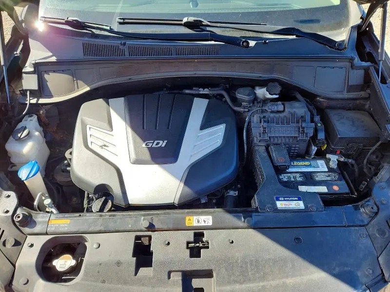 2017 HYUNDAI SANTA FE SE  