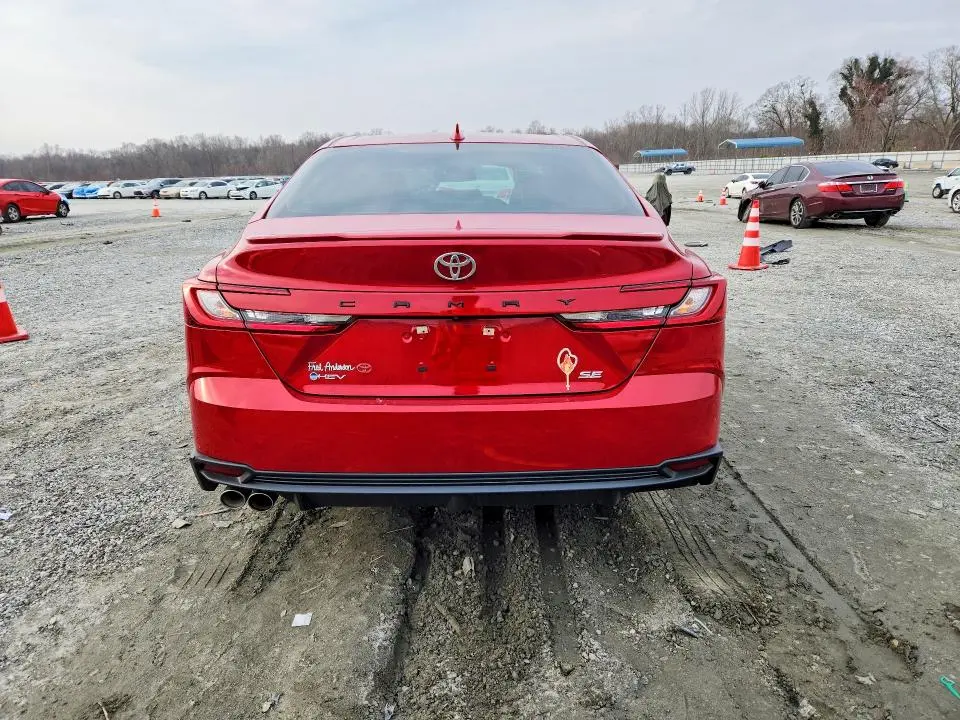 2025 TOYOTA CAMRY SE  