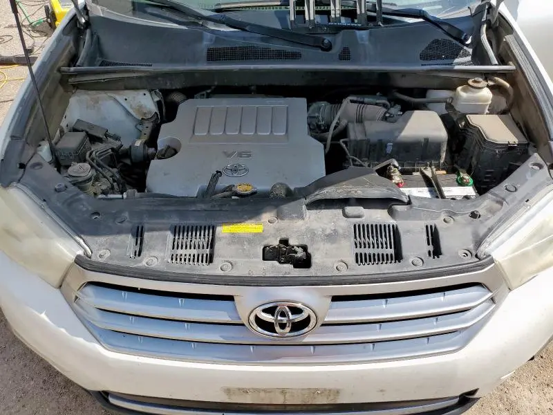 2013 TOYOTA HIGHLANDER BASE