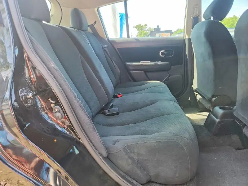 2011 NISSAN VERSA 1.8 S  