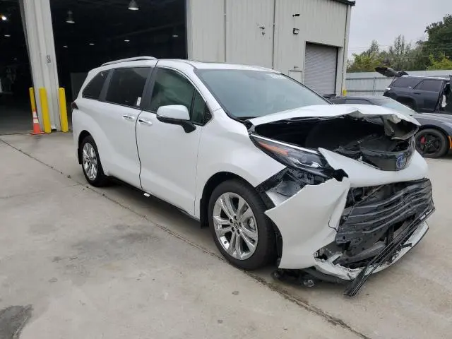 2024 TOYOTA SIENNA LIMITED  