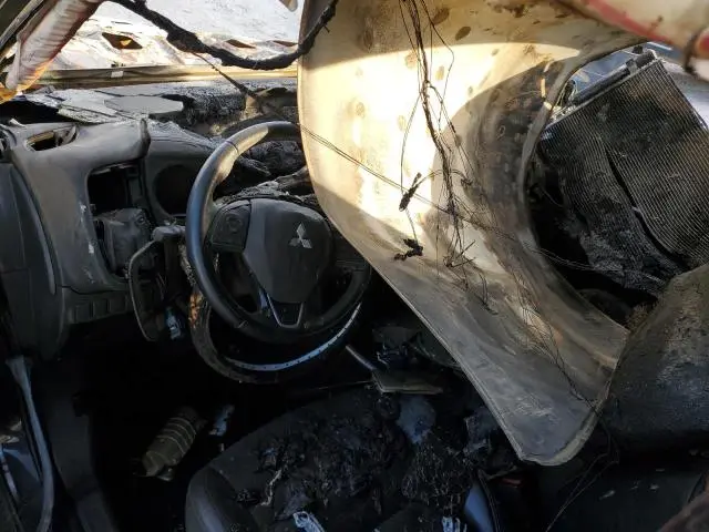 2019 MITSUBISHI OUTLANDER SE  