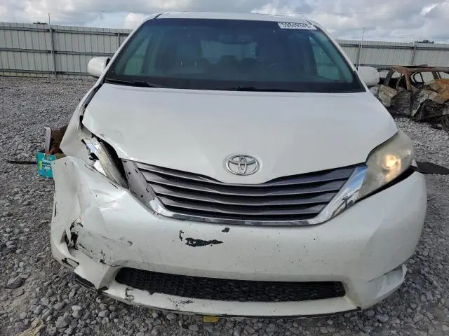 2015 TOYOTA SIENNA XLE  