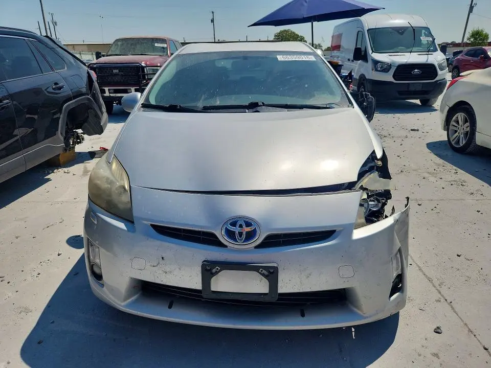 2010 TOYOTA PRIUS V  