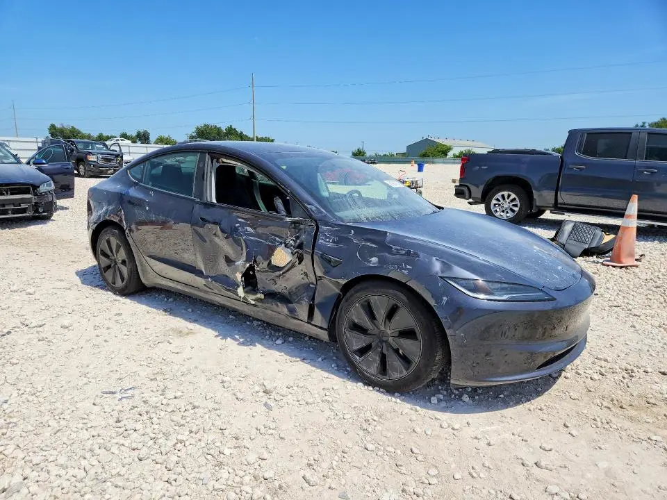 2025 TESLA MODEL 3   