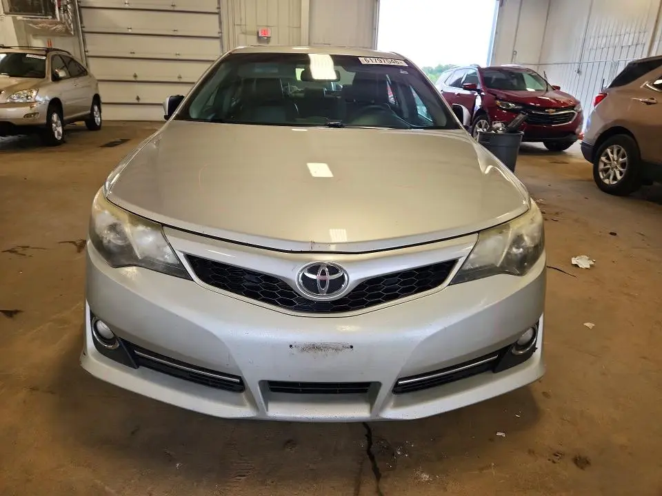 2013 TOYOTA CAMRY SE  