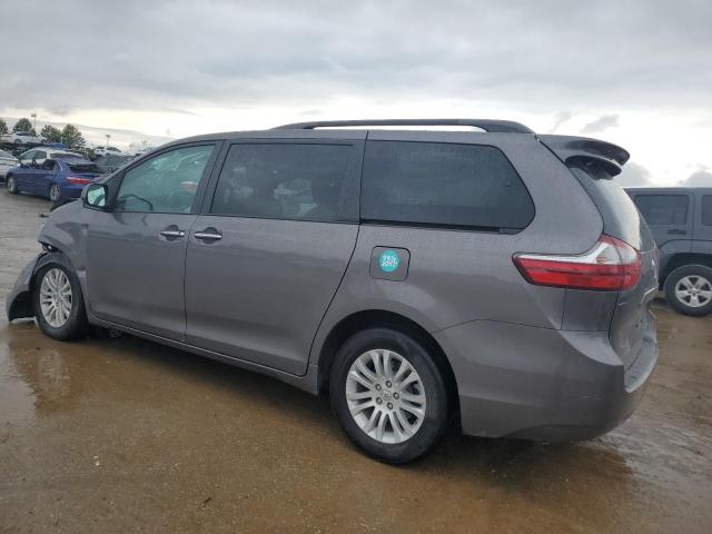 2017 TOYOTA SIENNA XLE