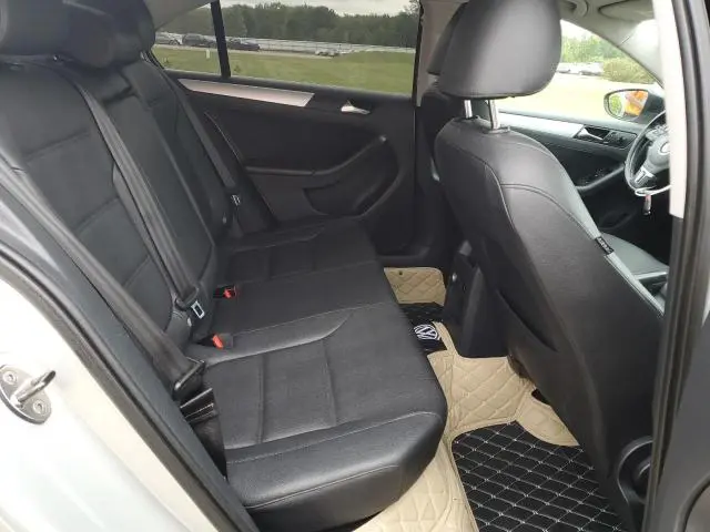 2011 VOLKSWAGEN JETTA SEL  