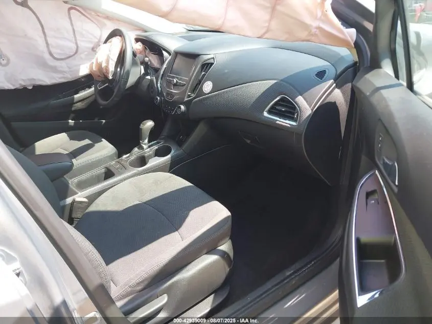 2017 CHEVROLET CRUZE LT AUTO