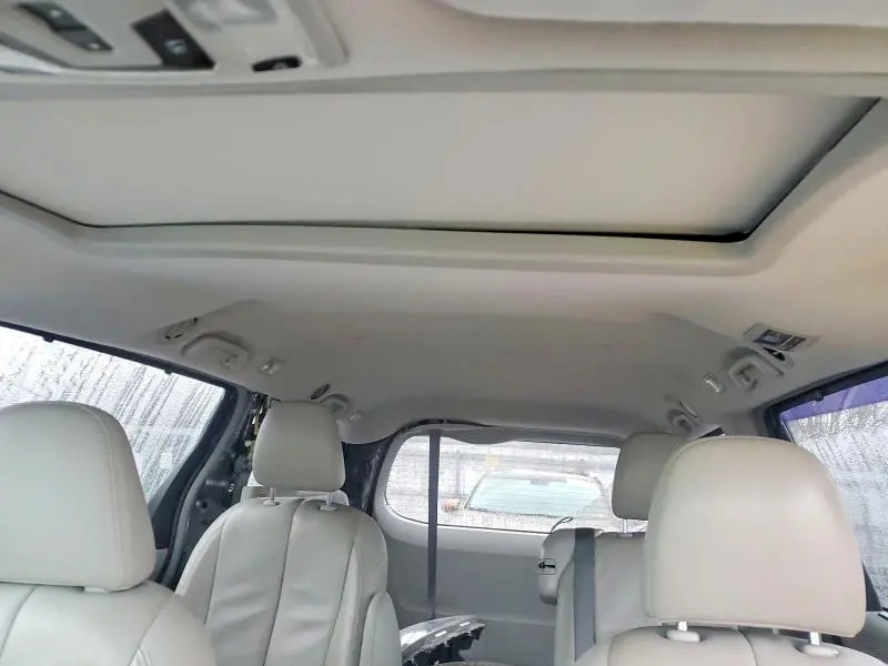 2014 TOYOTA SIENNA XLE 8-PASSENGER  