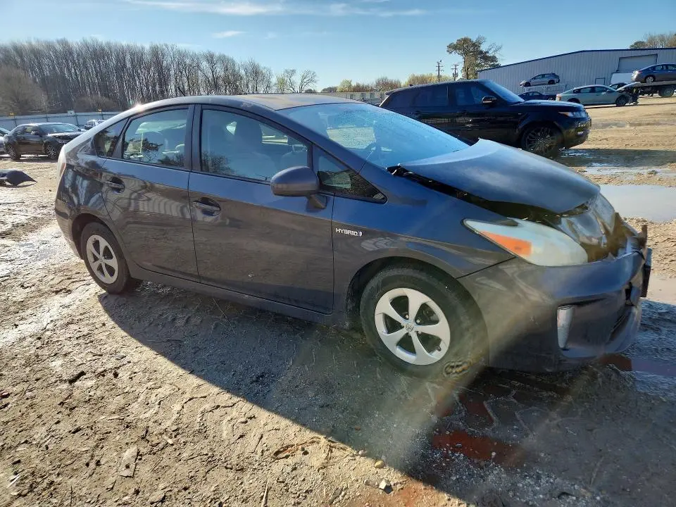 2013 TOYOTA PRIUS ONE  