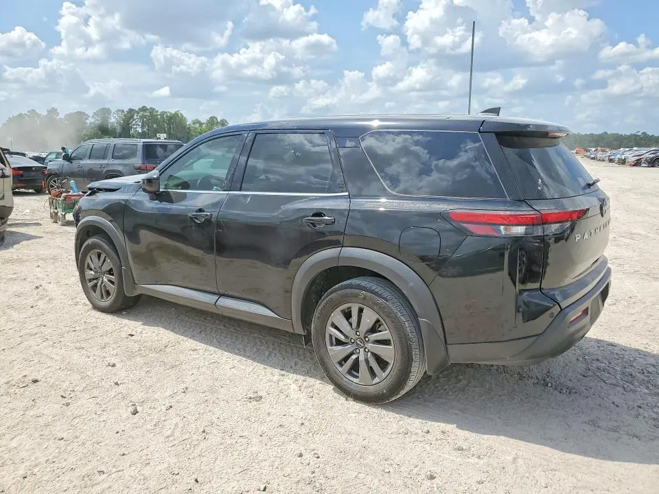 2024 NISSAN PATHFINDER S  