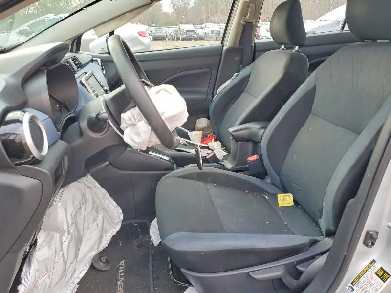 2023 NISSAN VERSA SV  