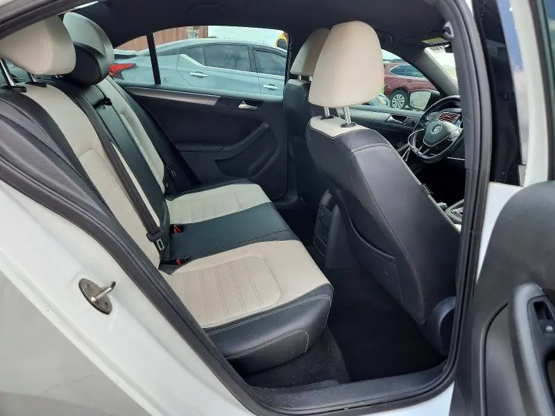 2016 VOLKSWAGEN JETTA SPORT  
