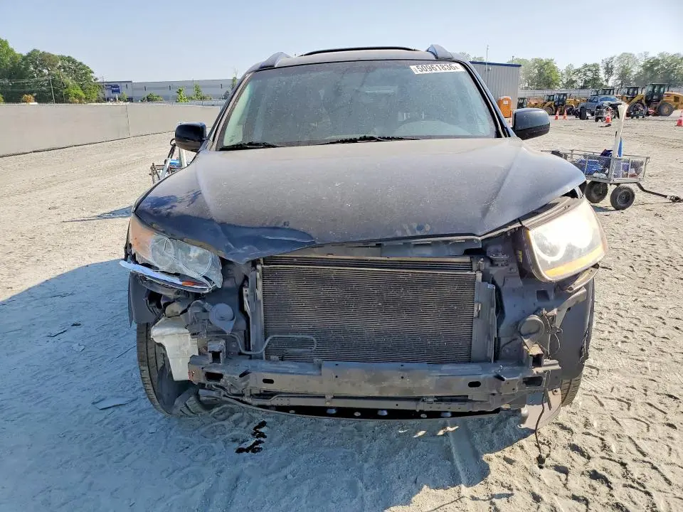 2011 HYUNDAI SANTA FE SE  